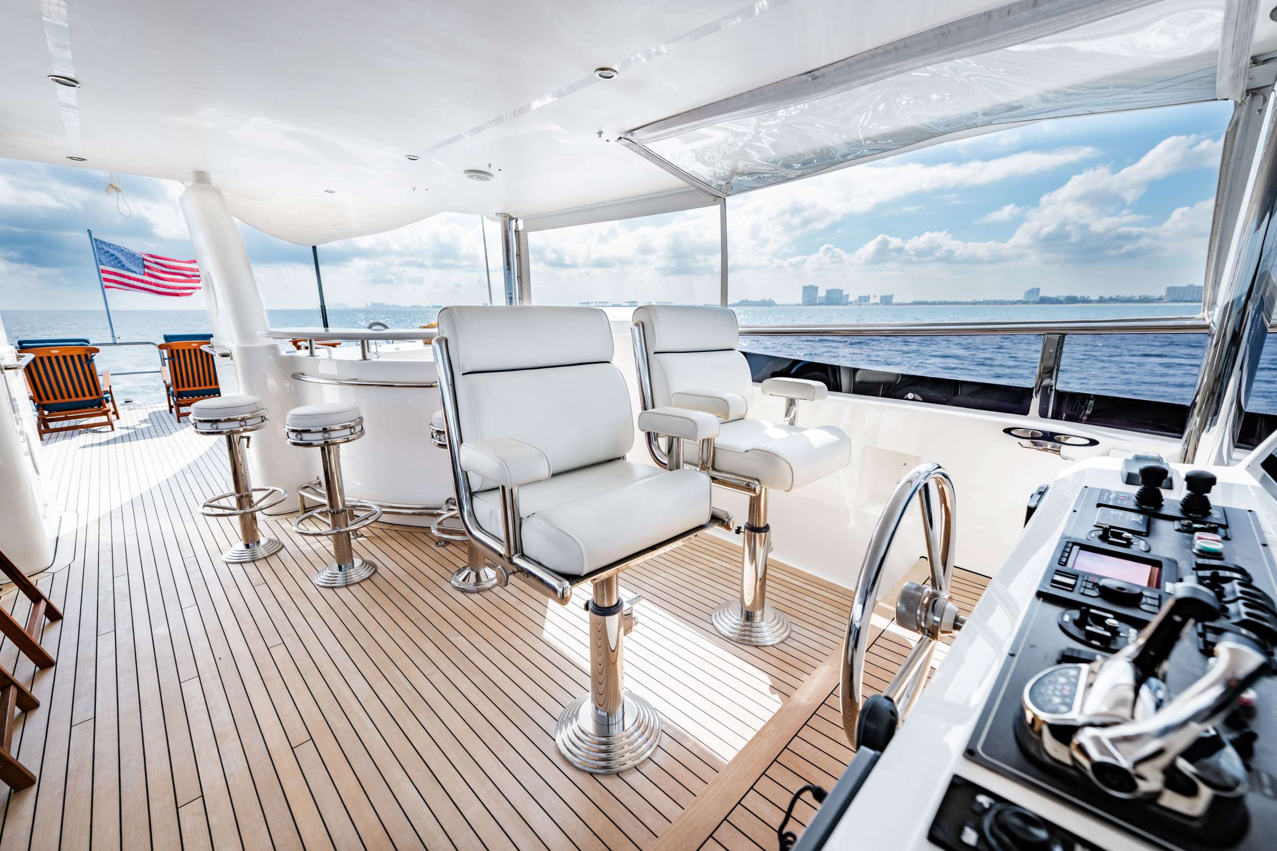 Luxury Crewed Motor Yacht SOUTHERN BELLE photo 3