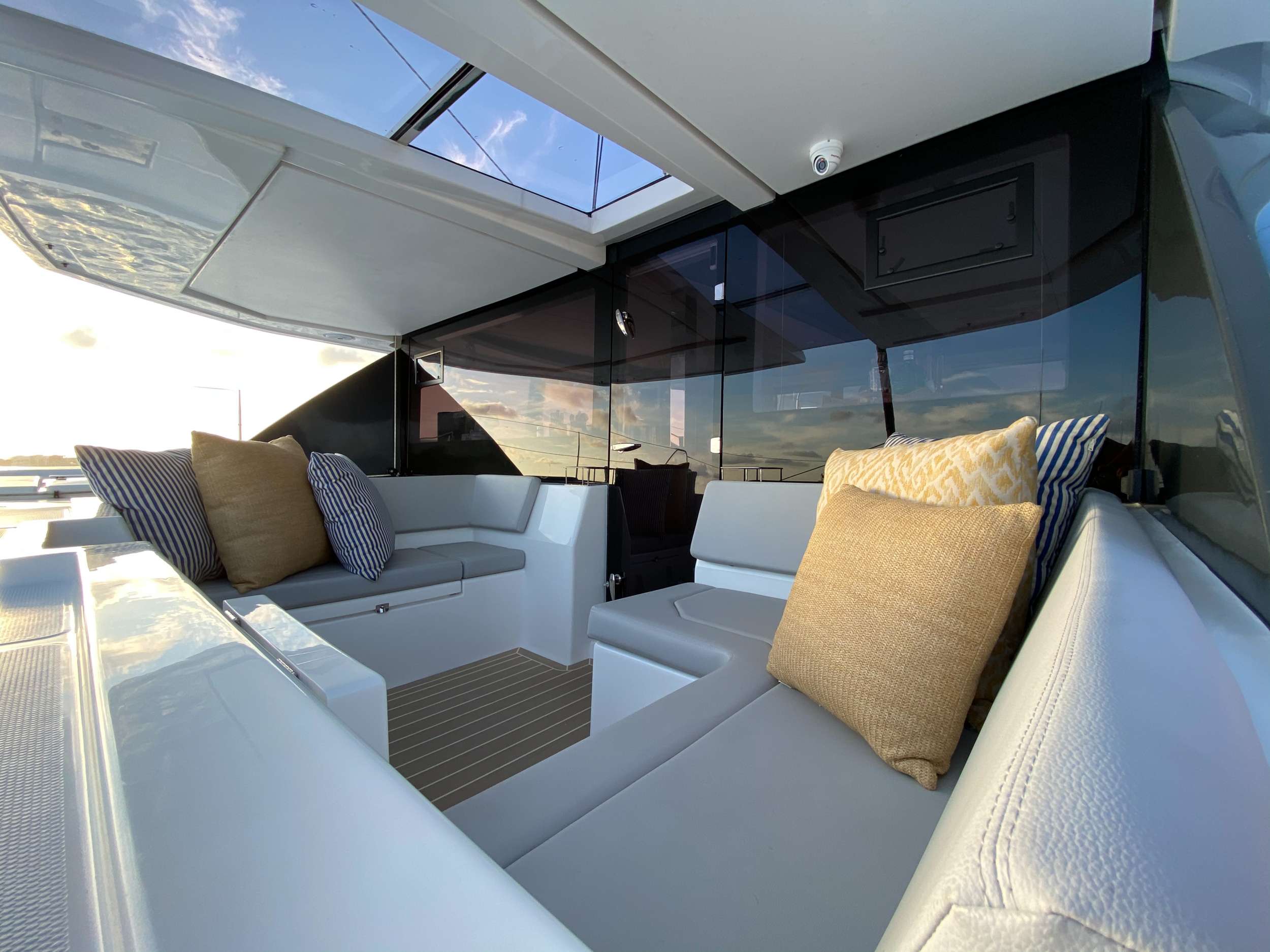 Crewed Catamaran SOUTHERN CHARM photo 4