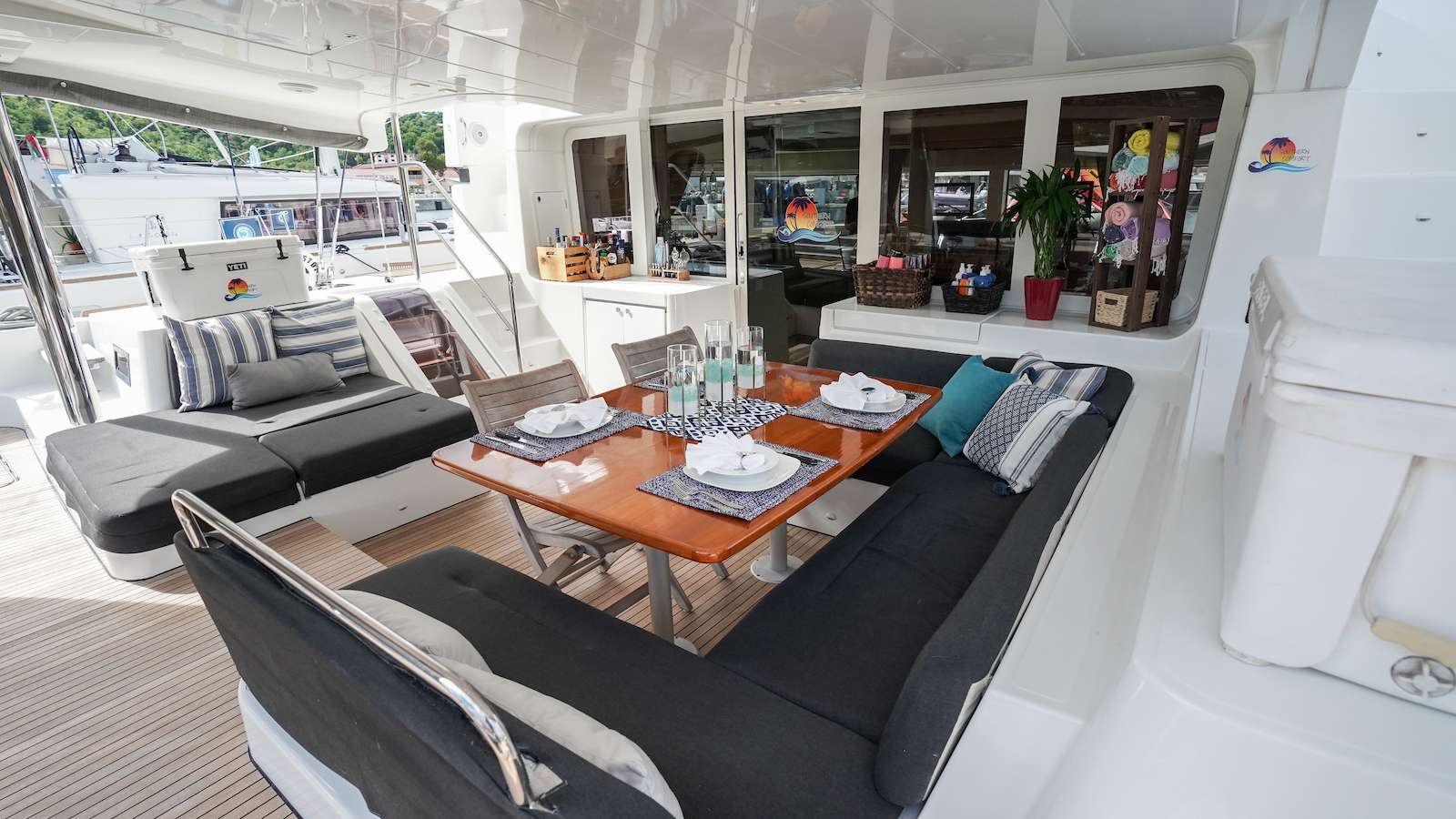 Luxury Crewed Catamaran SOUTHERN COMFORT photo 4