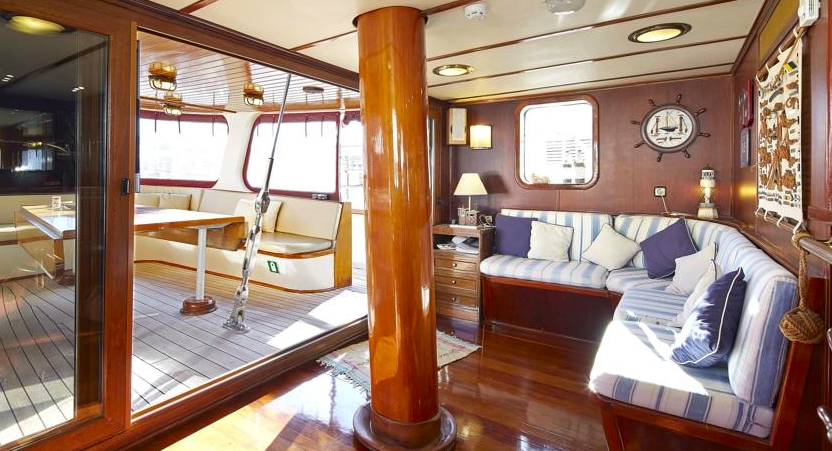 Crewed Sailing Yacht SOUTHERN CROSS photo 7