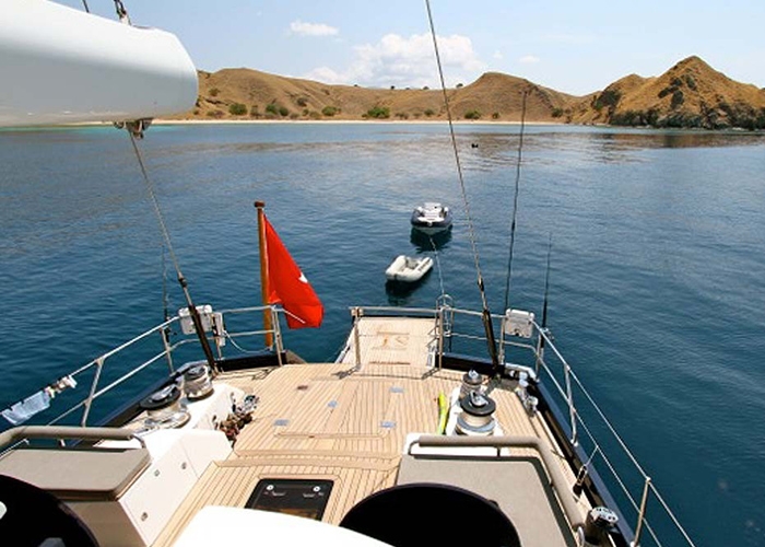 luxury Crewed Sailing Yacht Sparkman & Stephens 104 photo 4