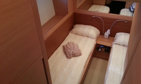 Luxury Crewed Motor Yacht SPLENDID V photo 4