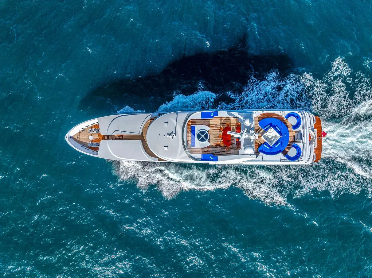 Luxury Crewed Motor Yacht STAR DIAMOND photo 7