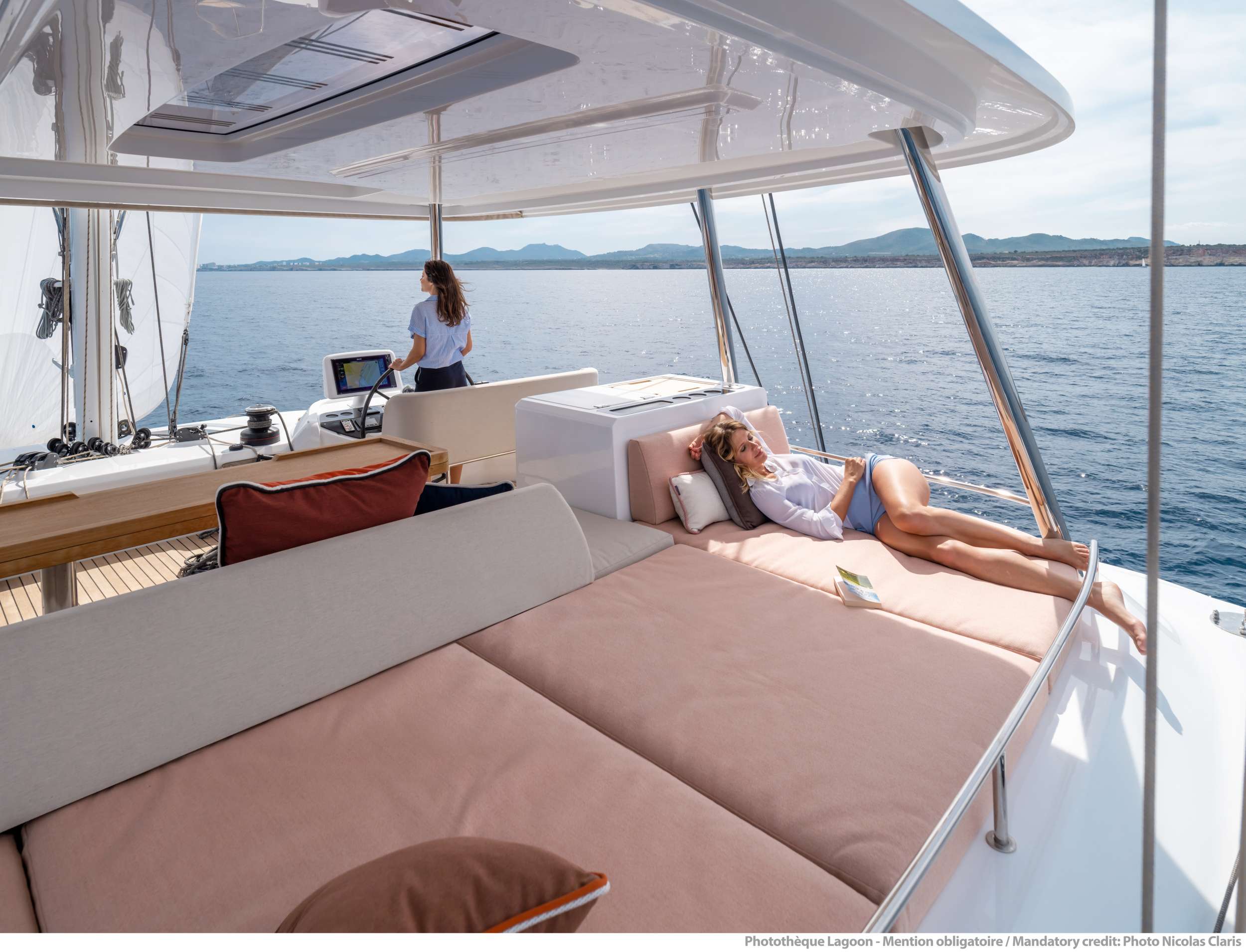 Luxury Crewed Catamaran STAR LINK photo 3