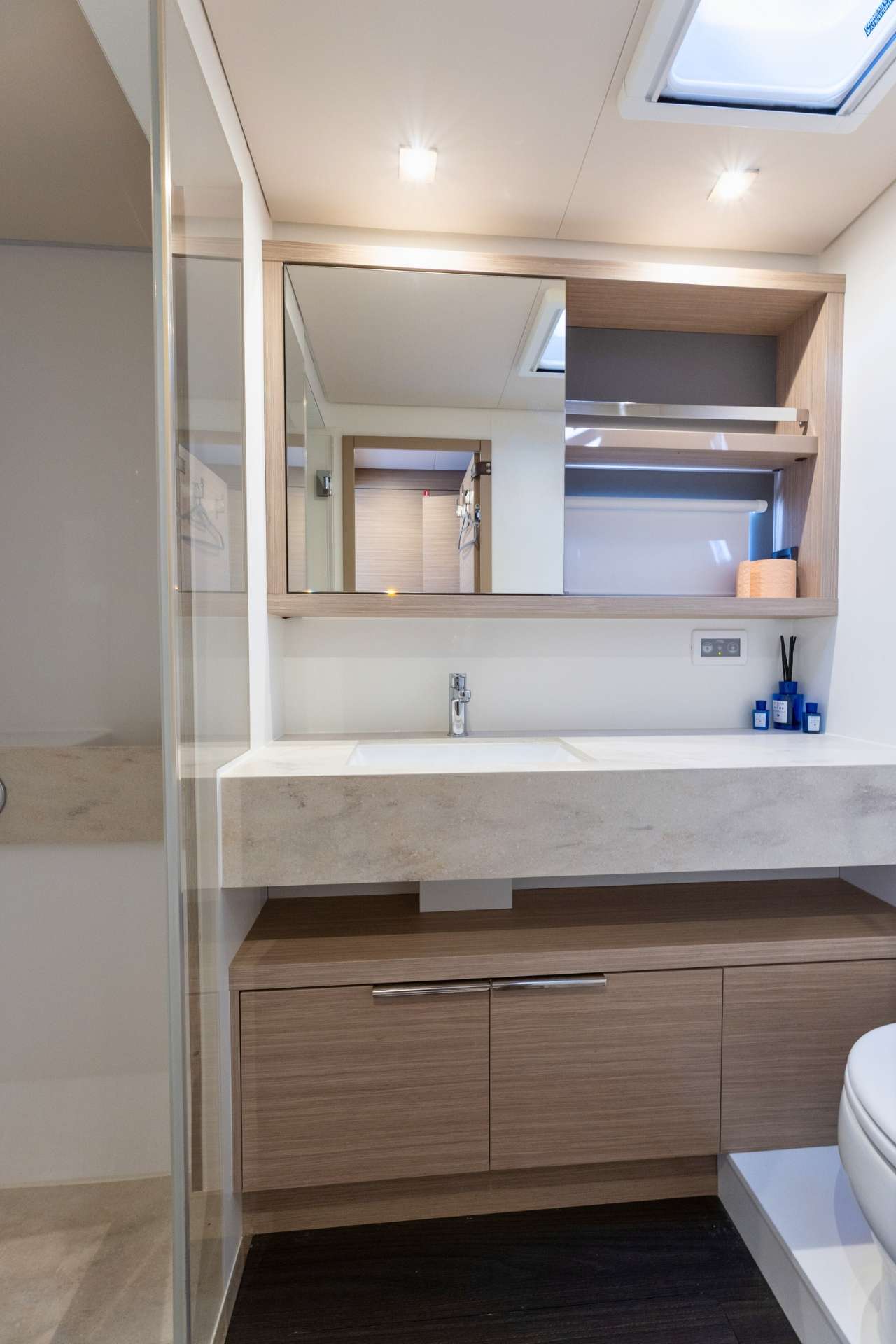 Luxury Crewed Catamaran STAR LINK photo 7