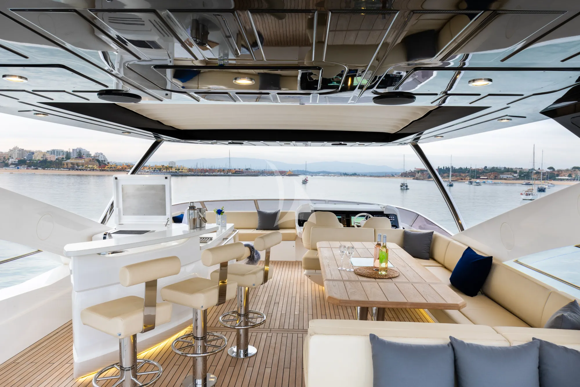 Luxury Crewed Motor Yacht STARDUST OF MARY photo 6