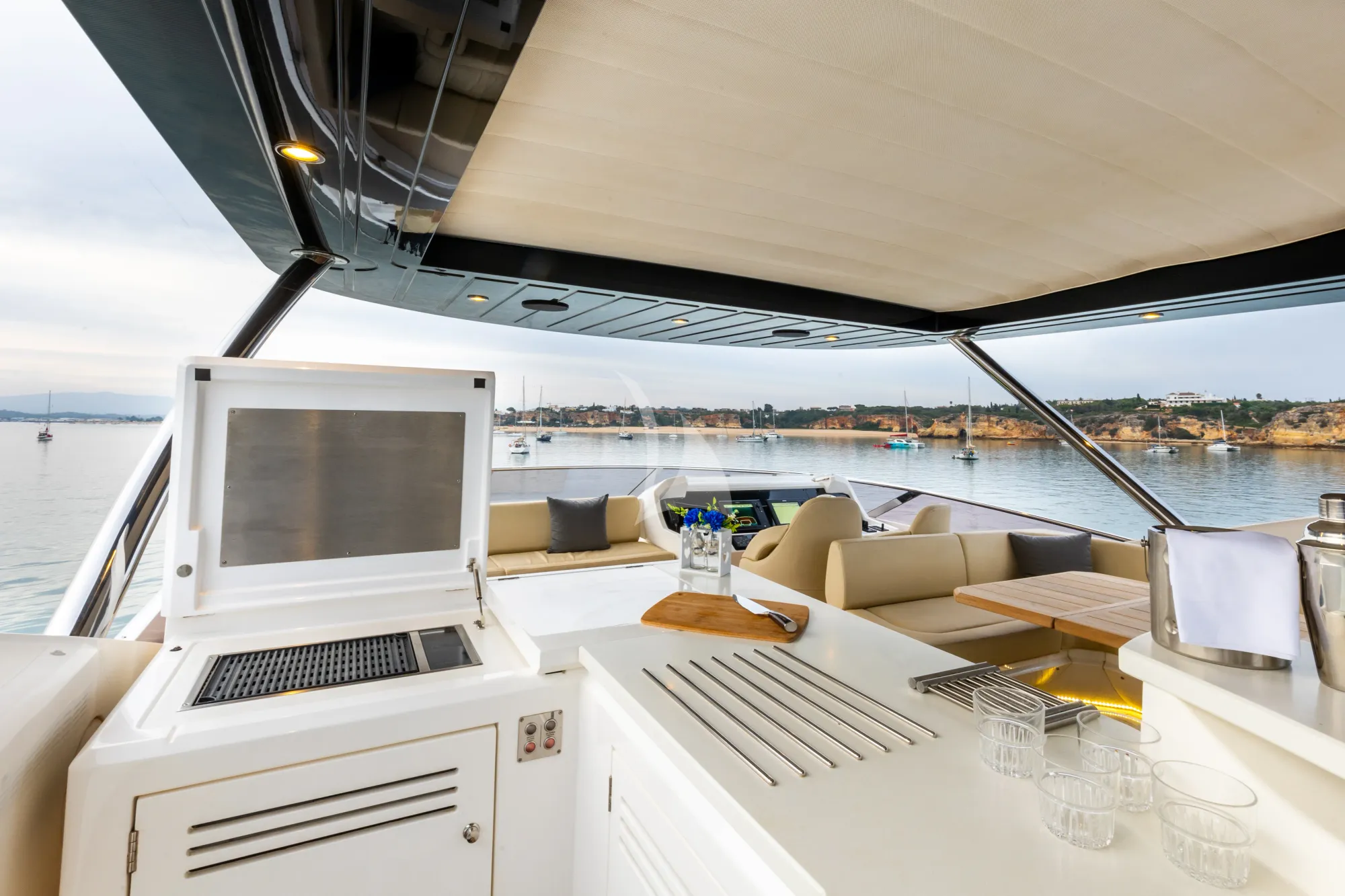 Luxury Crewed Motor Yacht STARDUST OF MARY photo 7