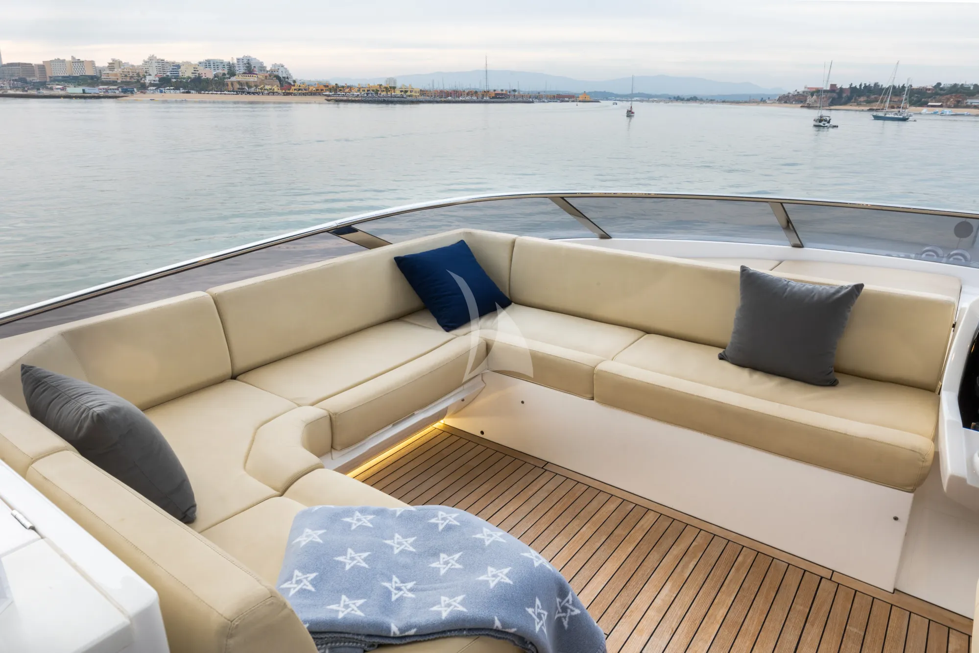 Luxury Crewed Motor Yacht STARDUST OF MARY photo 8