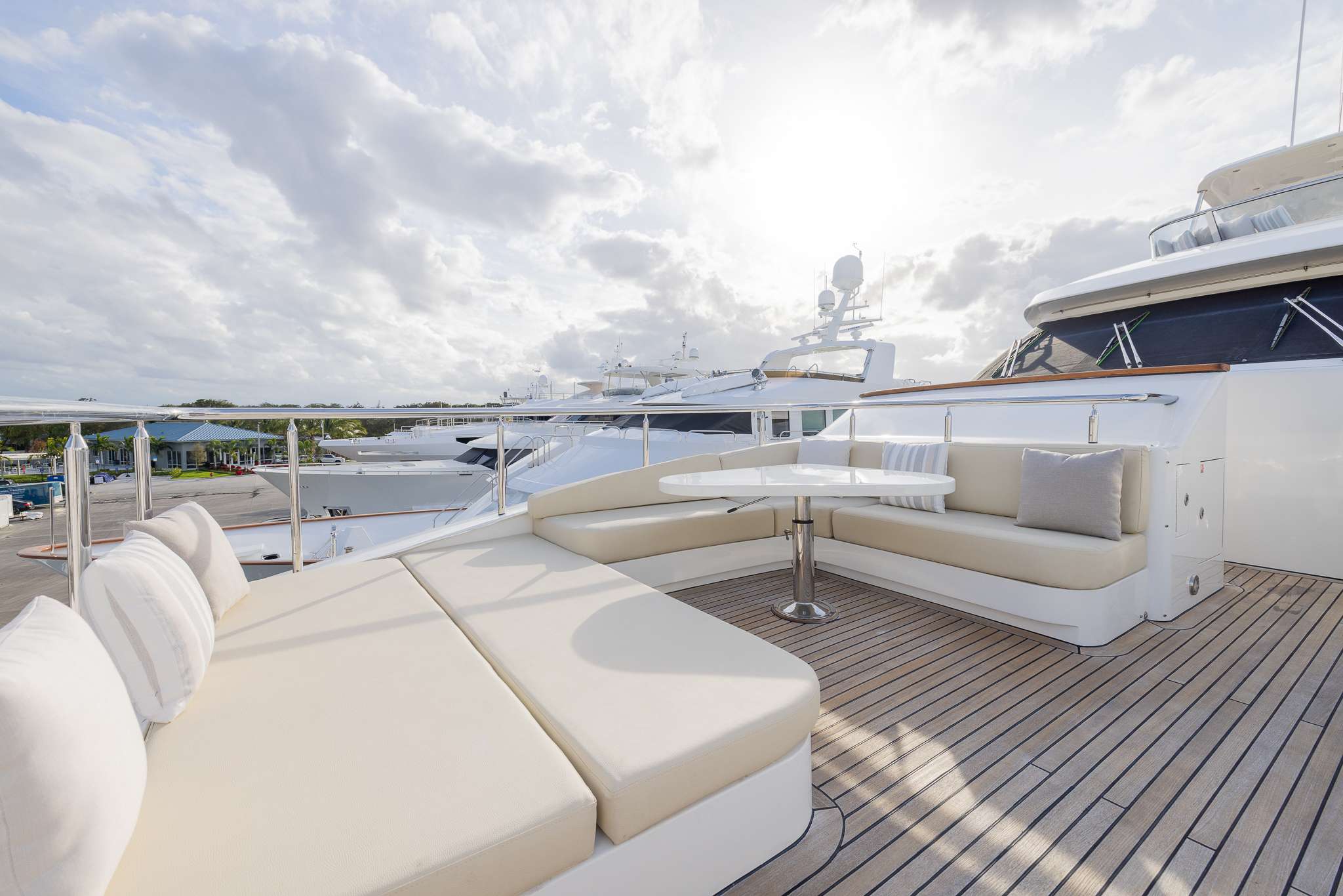 Luxury Crewed Motor Yacht STAY SALTY photo 7