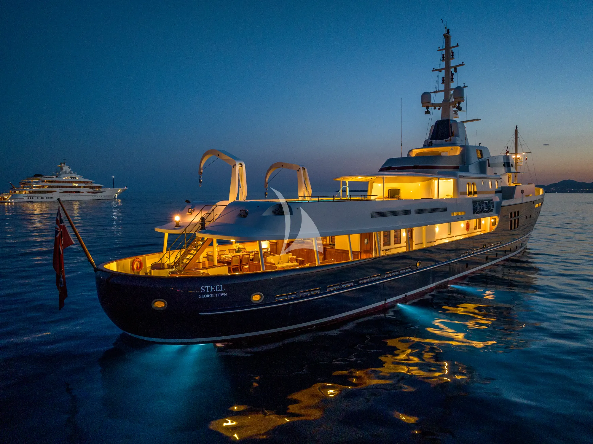 Luxury Crewed Motor Yacht STEEL photo 3