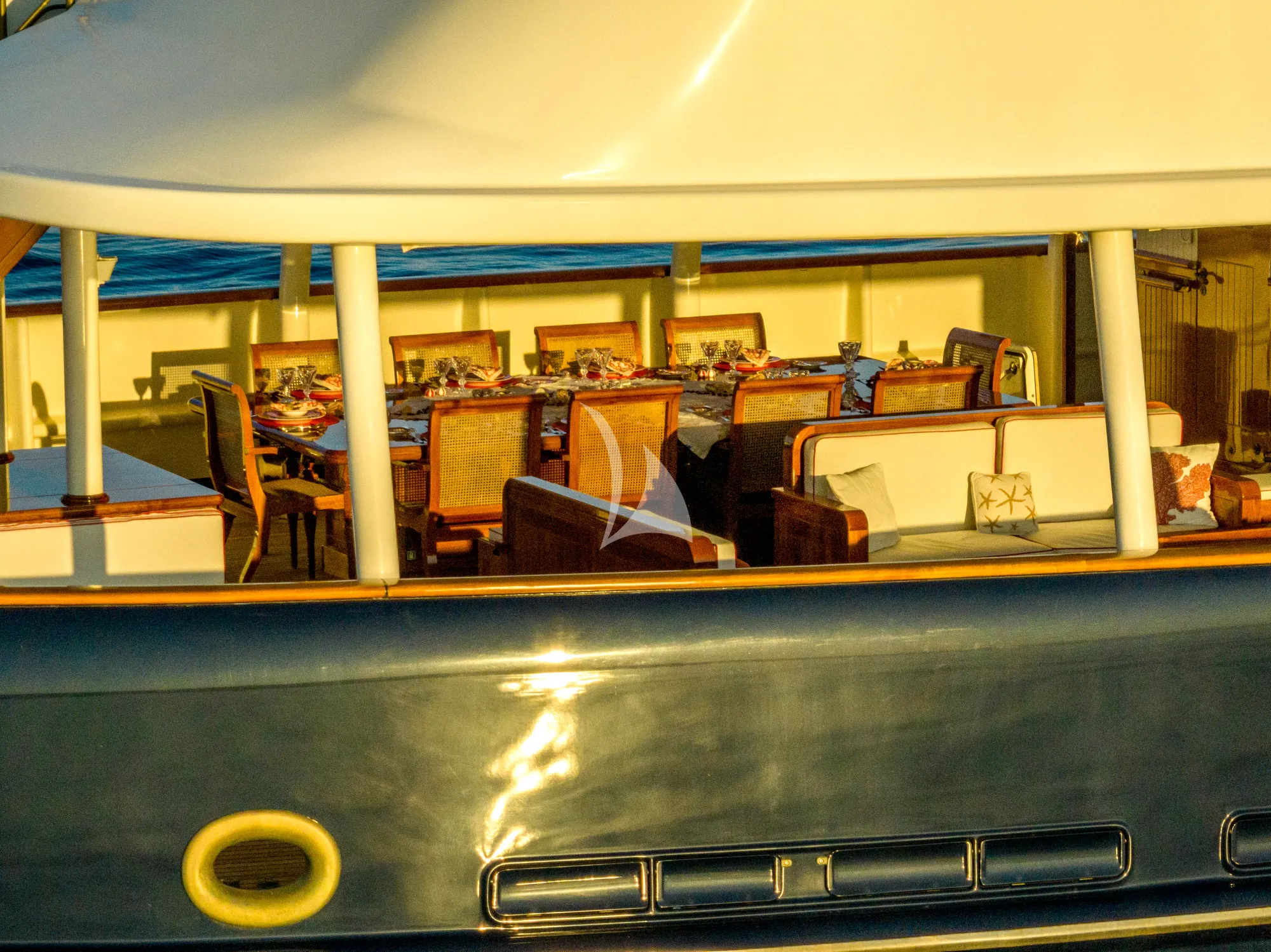 Luxury Crewed Motor Yacht STEEL photo 5