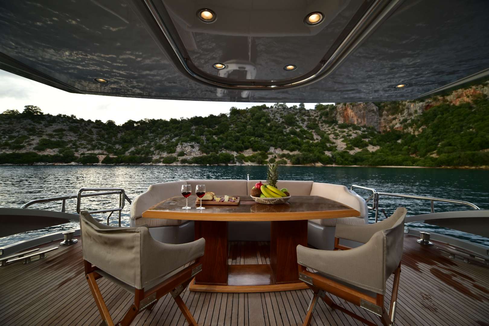 Crewed Motor Yacht STELA 117 photo 4