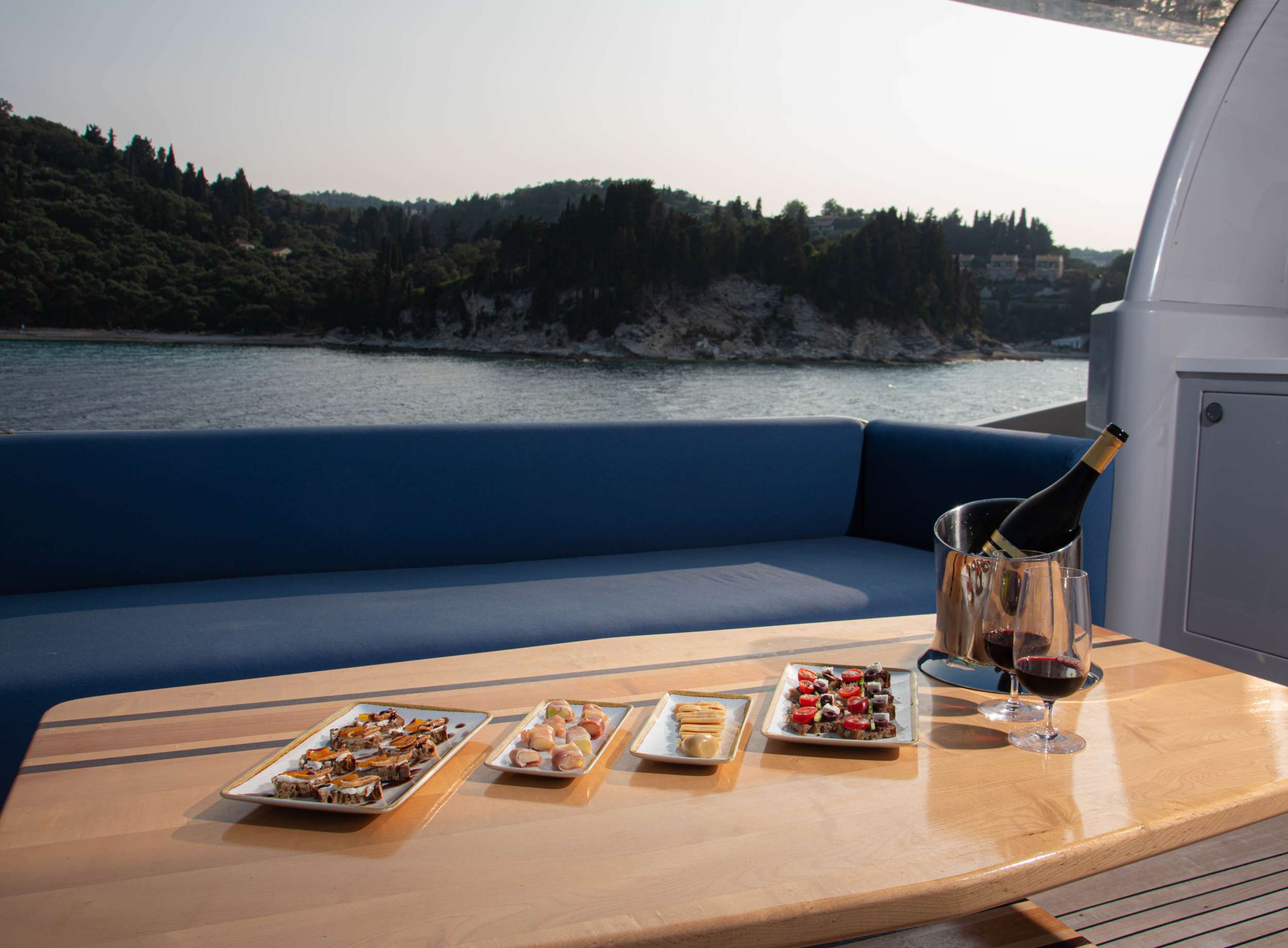 Crewed Motor Yacht STELA 117 photo 5