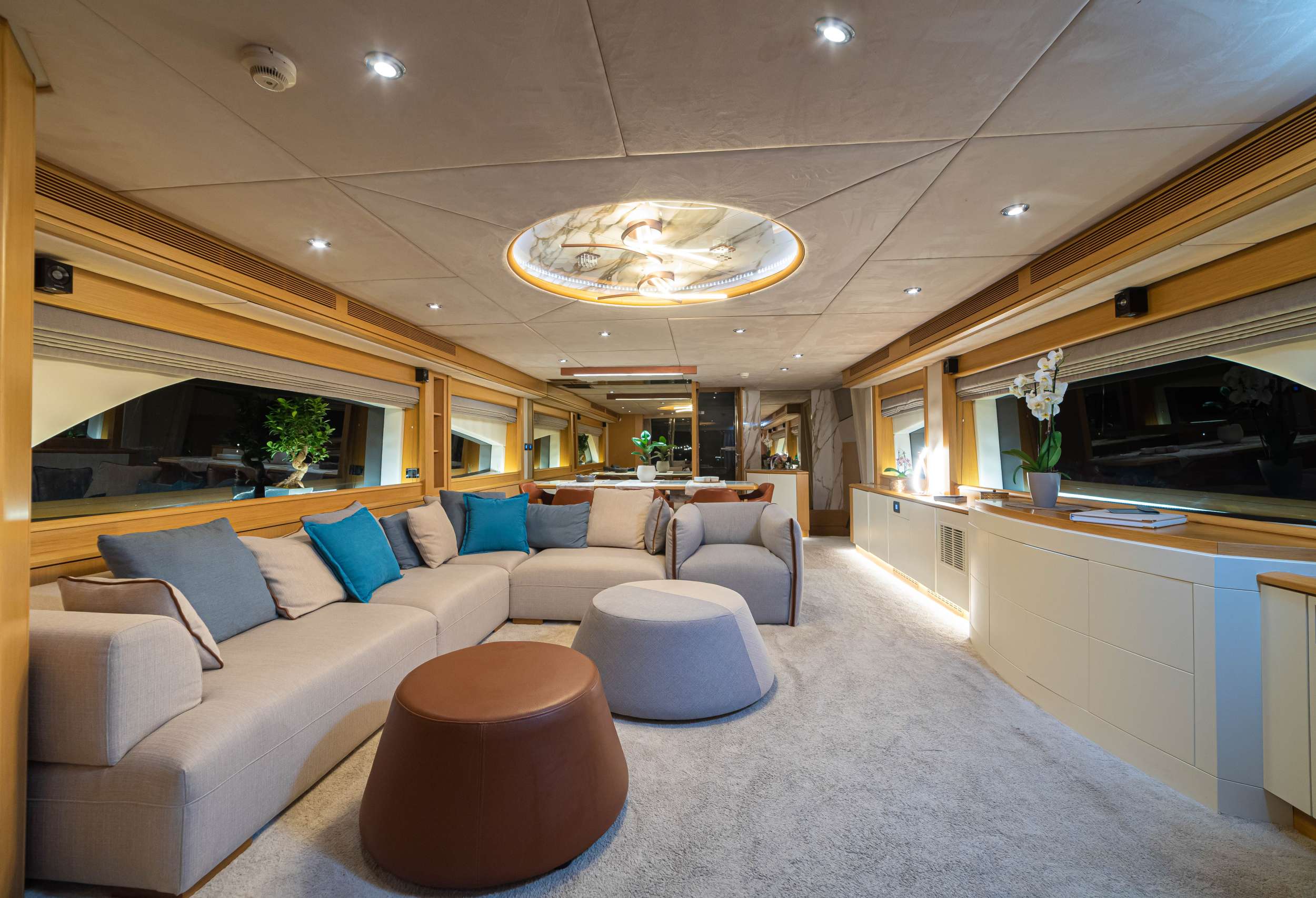 Crewed Motor Yacht STELA 117 photo 6
