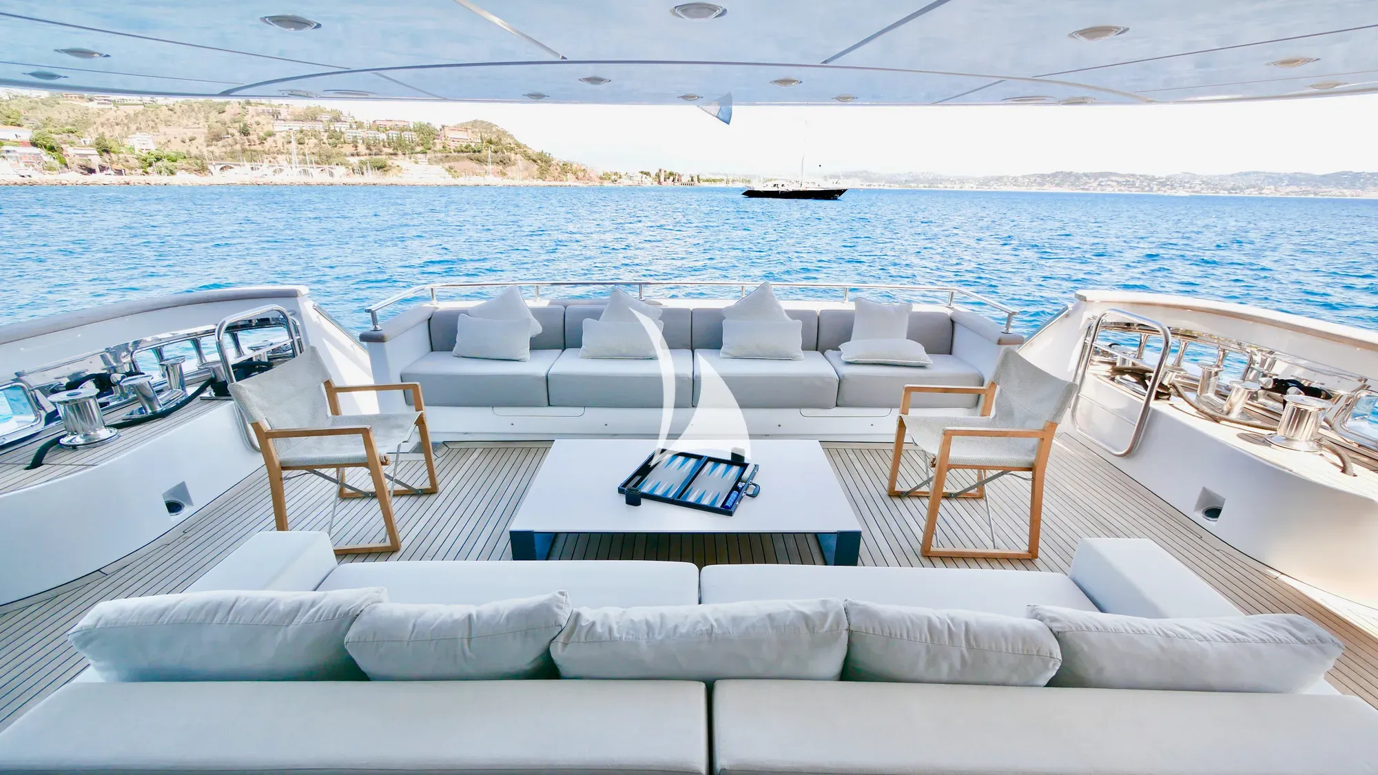 Luxury Crewed Motor Yacht SUD photo 3