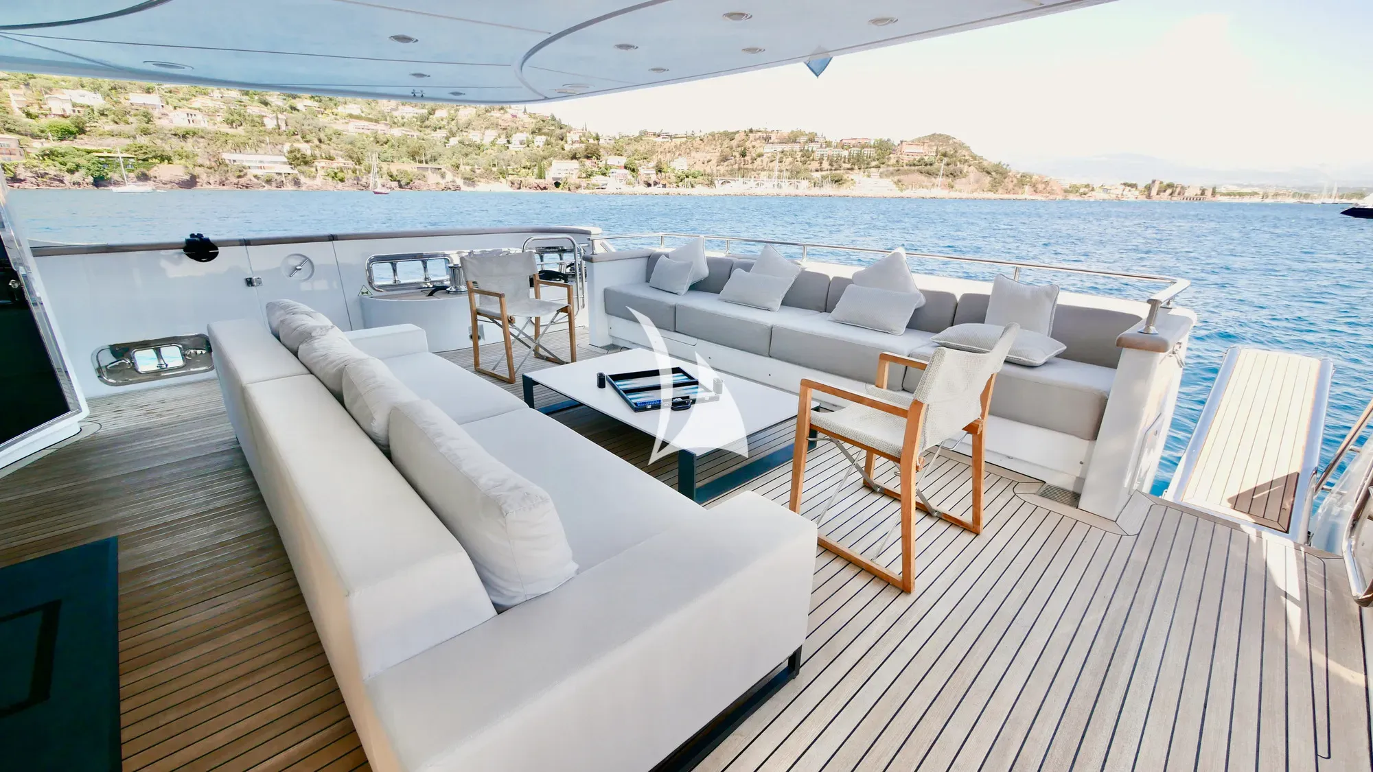 Luxury Crewed Motor Yacht SUD photo 4