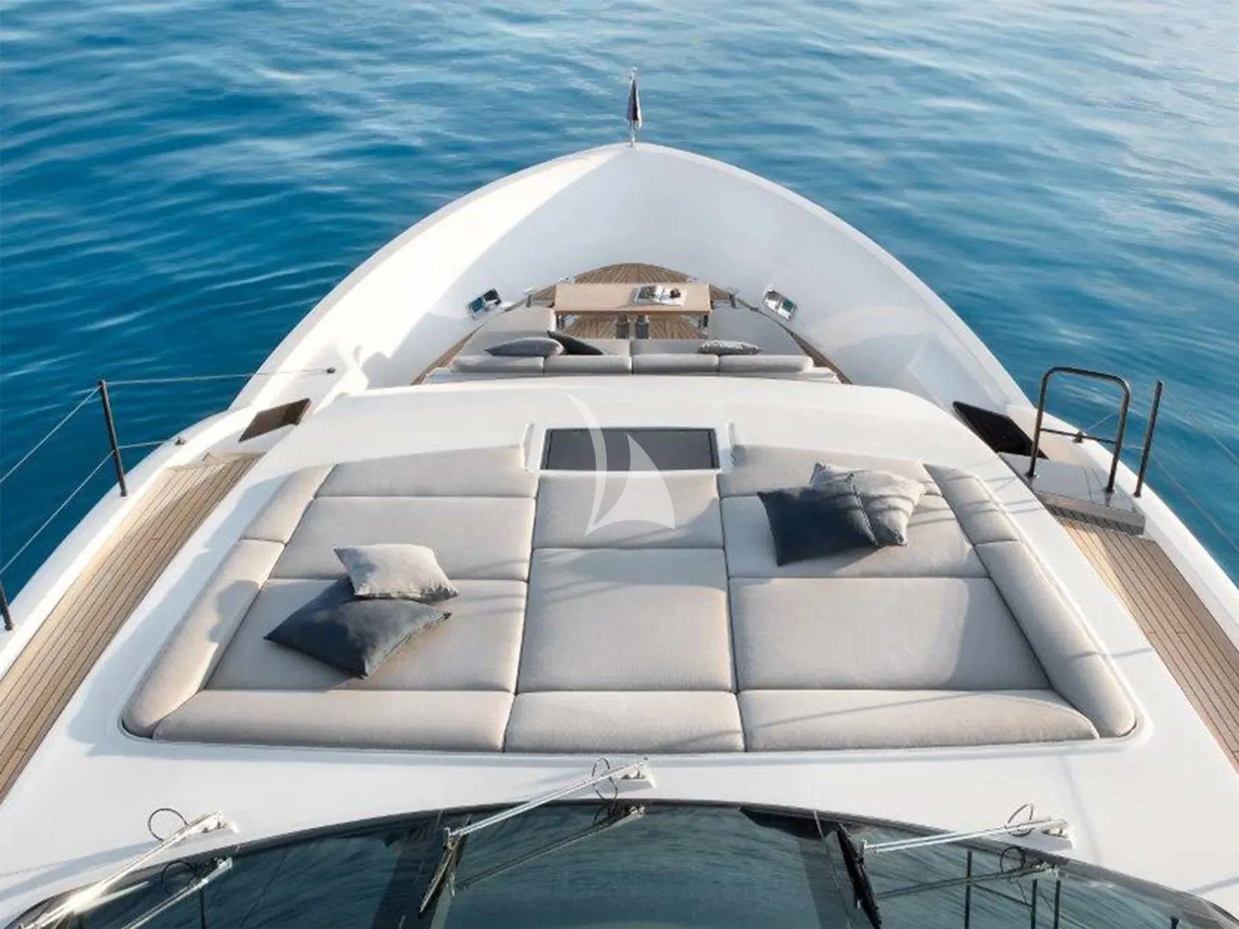 Luxury Crewed Motor Yacht SUITU photo 6