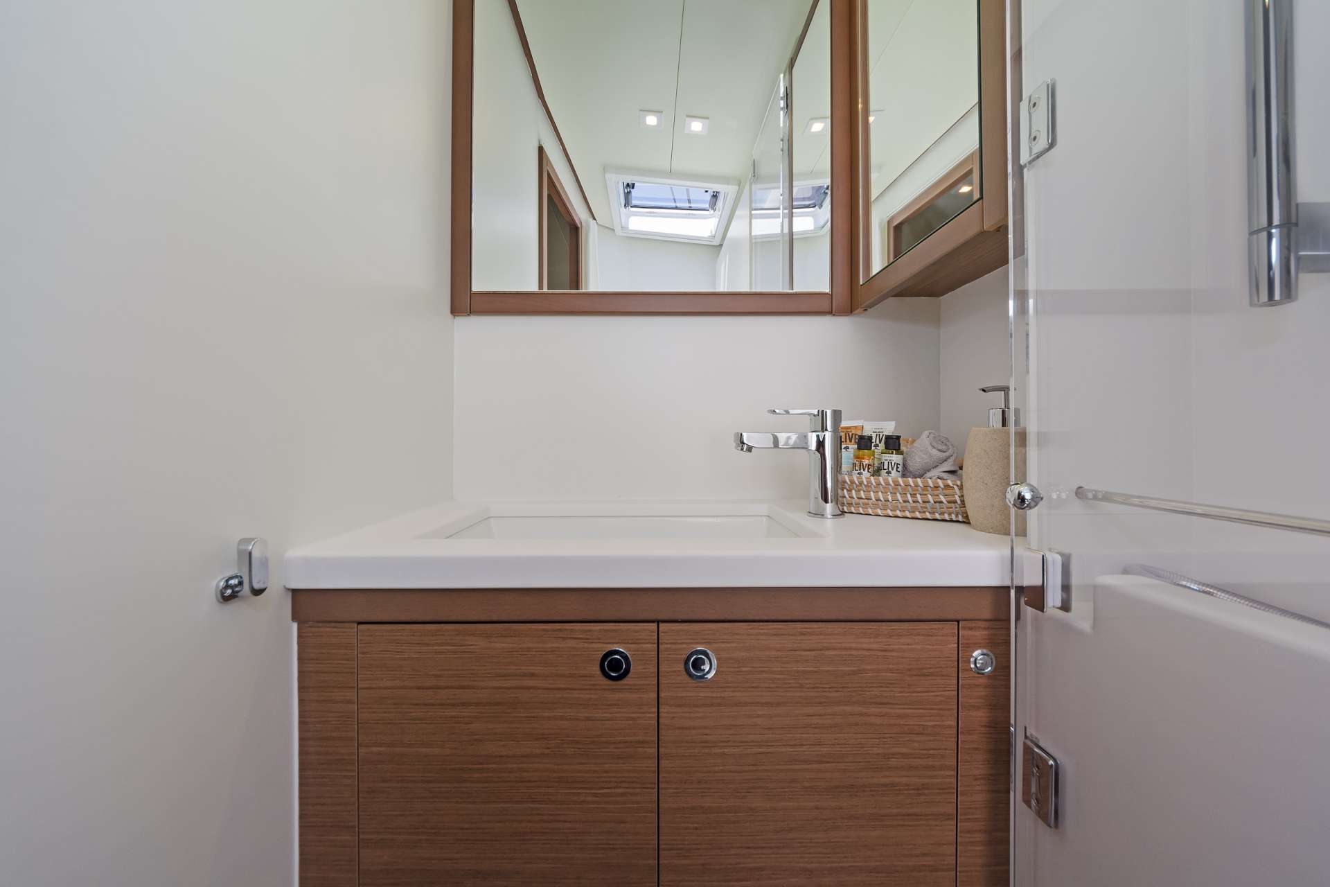 Luxury Crewed Catamaran SUMMER STAR photo 4