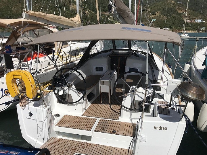 Bareboat Sailing Yacht Sun Odyssey 349 photo 5