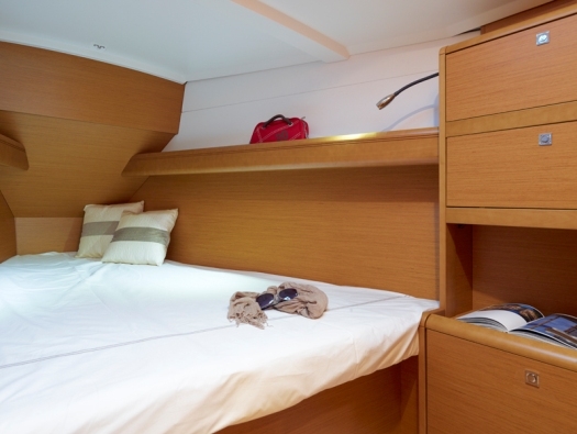 Bareboat Sailing Yacht Sun Odyssey 379 photo 3