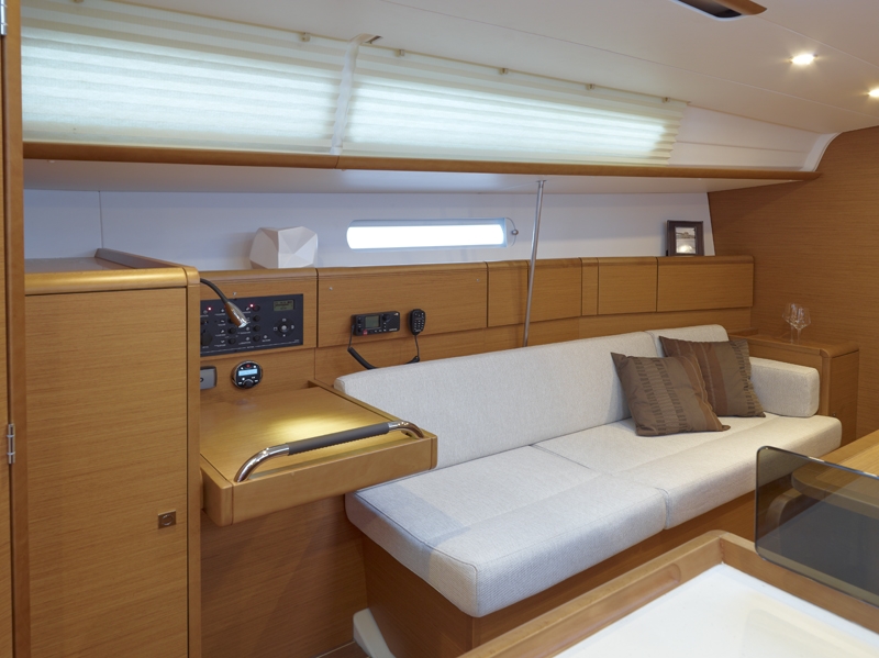 Bareboat Sailing Yacht Sun Odyssey 379 photo 3