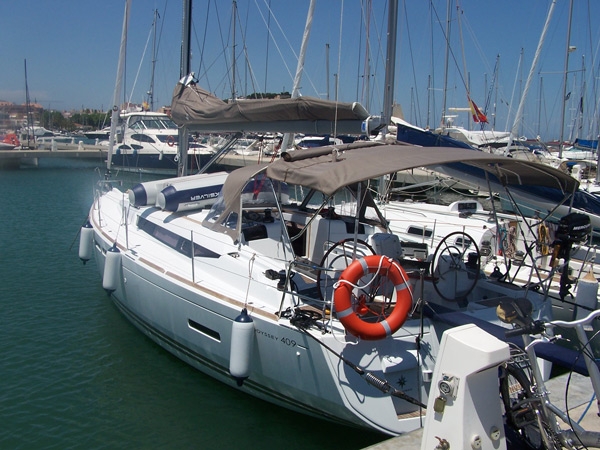 Bareboat Sailing Yacht Sun Odyssey 40.9