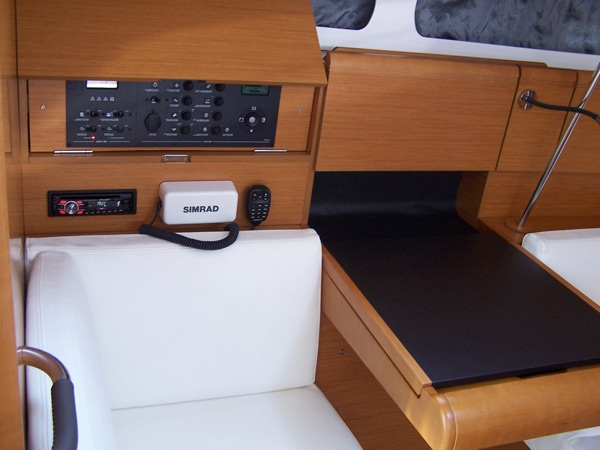 Bareboat Sailing Yacht Sun Odyssey 40.9 photo 5