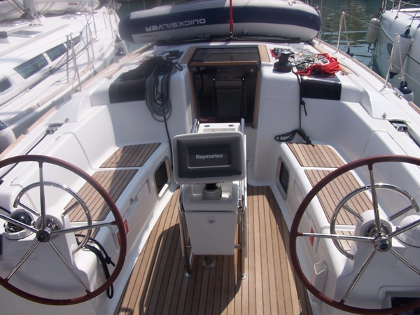 Bareboat Sailing Yacht Sun Odyssey 409 photo 3