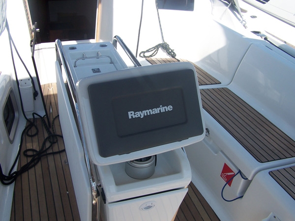 Bareboat Sailing Yacht Sun Odyssey 409 photo 4