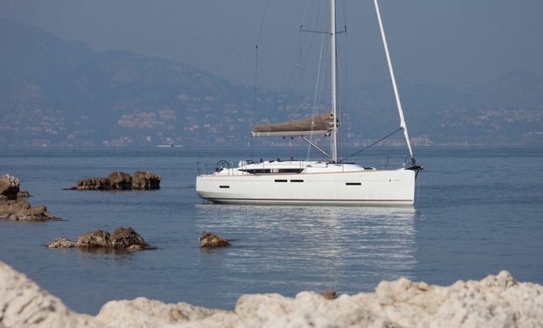 Bareboat Sailing Yacht Sun Odyssey 409 photo 4