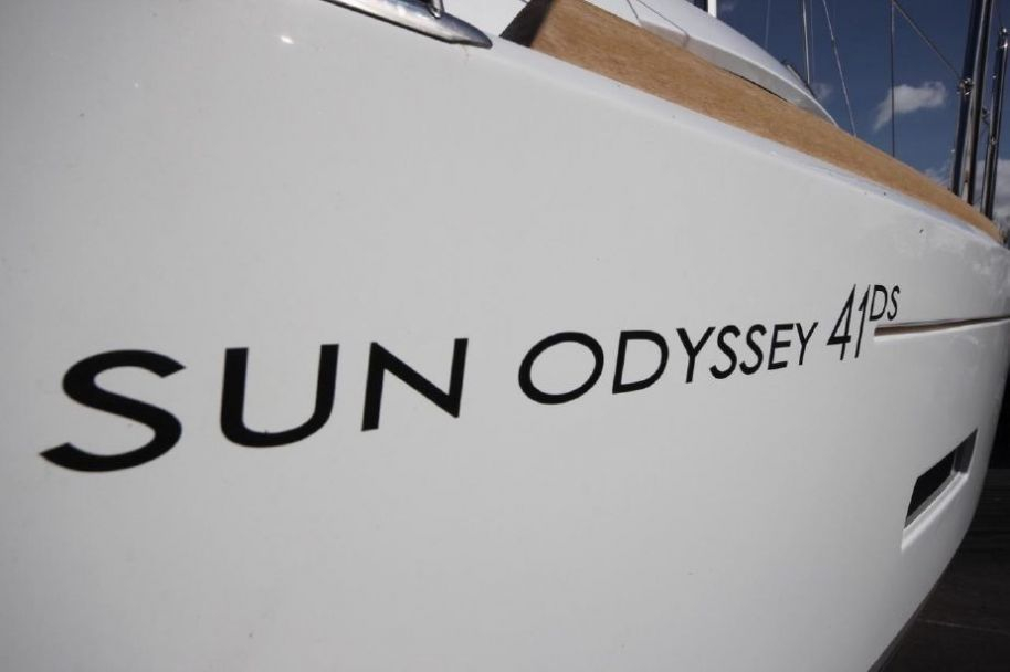 Bareboat Sailing Yacht Jeanneau Sun Odyssey 41DS photo 3