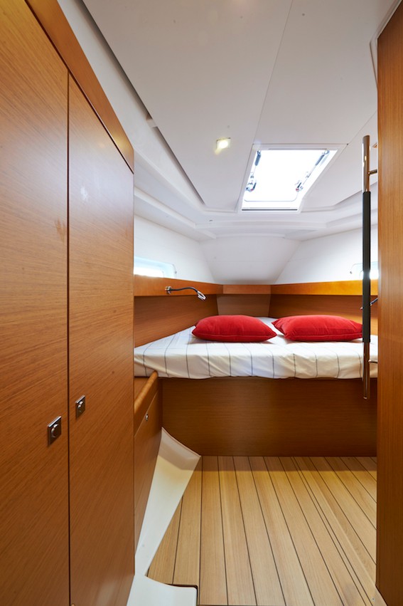 Bareboat Sailing Yacht Jeanneau Sun Odyssey 41DS photo 7
