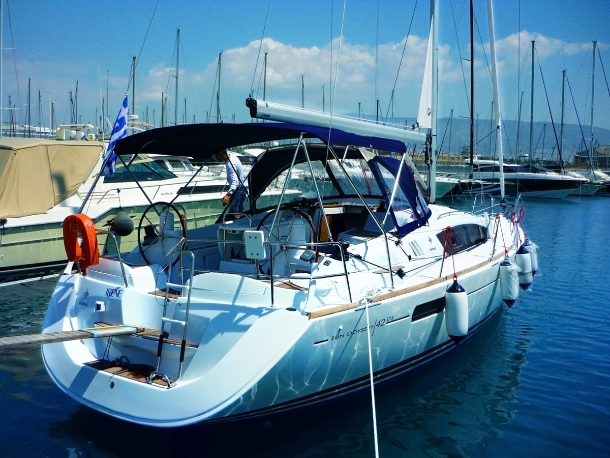Bareboat Sailing Yacht Sun Odyssey 42 DS