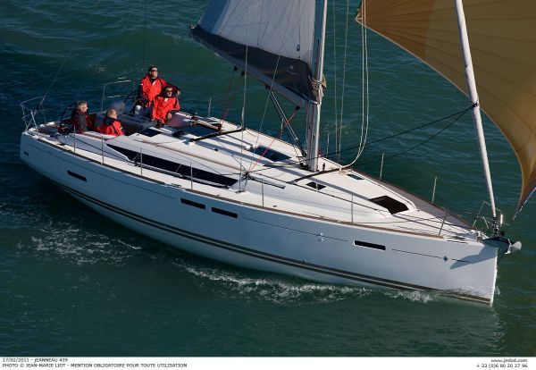 Bareboat Sailing Yacht Rascal photo 5