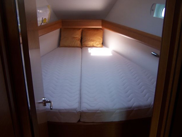 Bareboat Sailing Yacht Sun Odyssey 43.9 photo 3