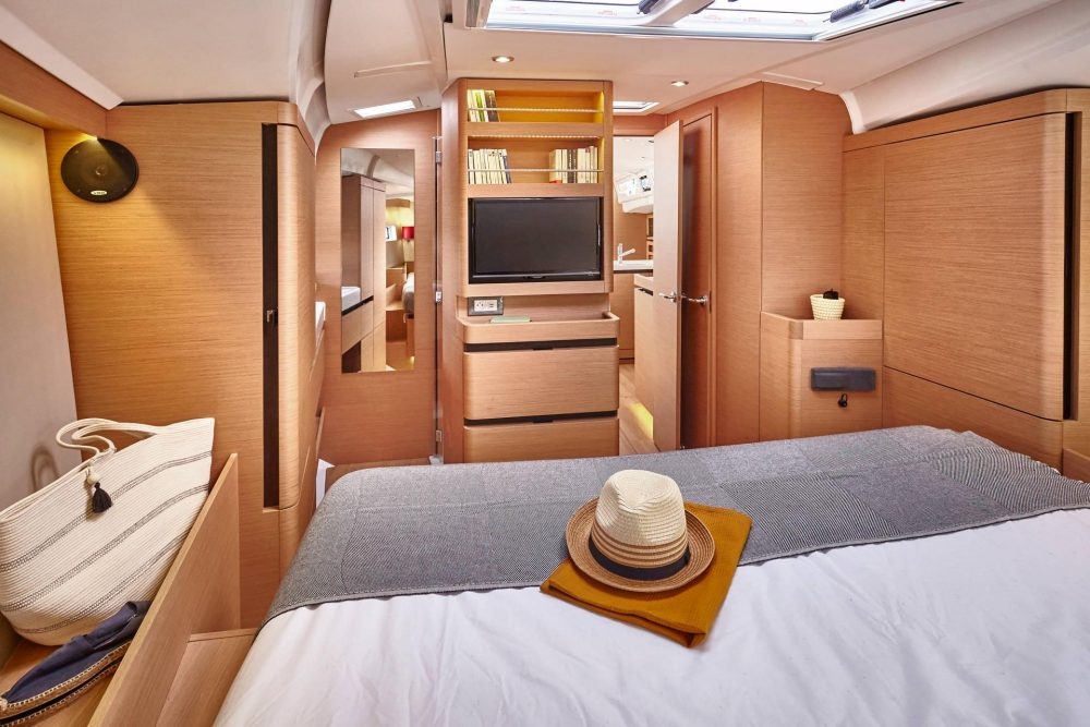 Bareboat Sailing Yacht Jeanneau Sun Odyssey 490 photo 8