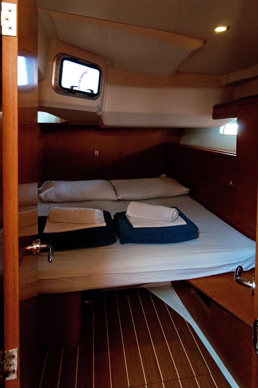 Bareboat Sailing Yacht Sun Odyssey 509 photo 4