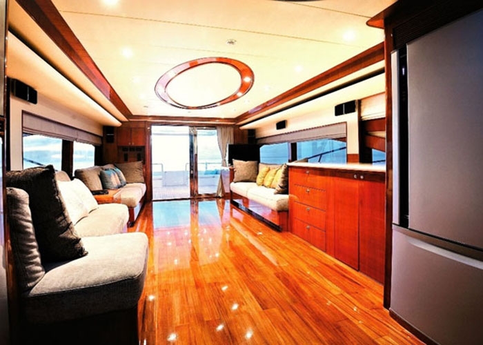 Crewed Motor Yacht Sunbird 80 photo 6