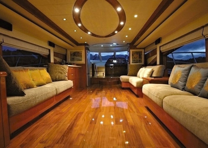 Crewed Motor Yacht Sunbird 80 photo 7