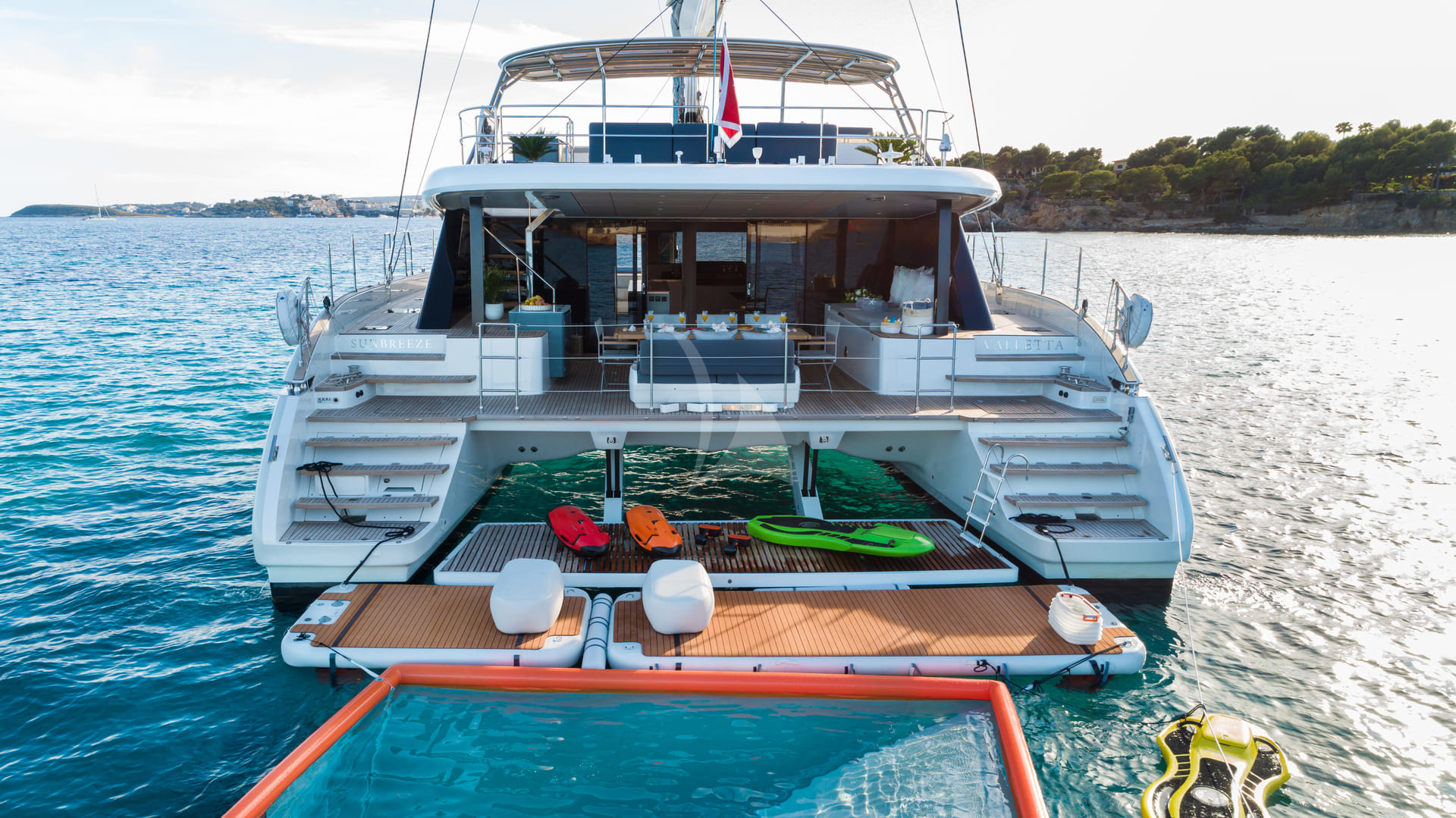 Luxury Crewed Catamaran SUNBREEZE photo 4