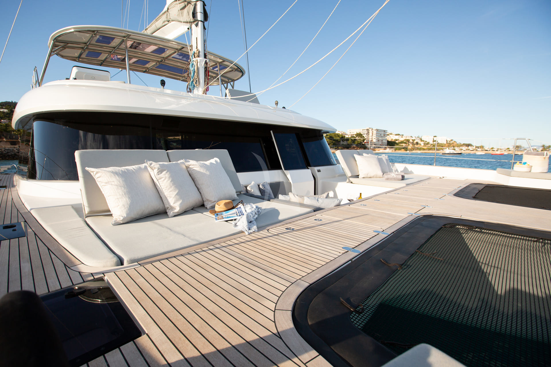 Luxury Crewed Catamaran SUNBREEZE photo 6