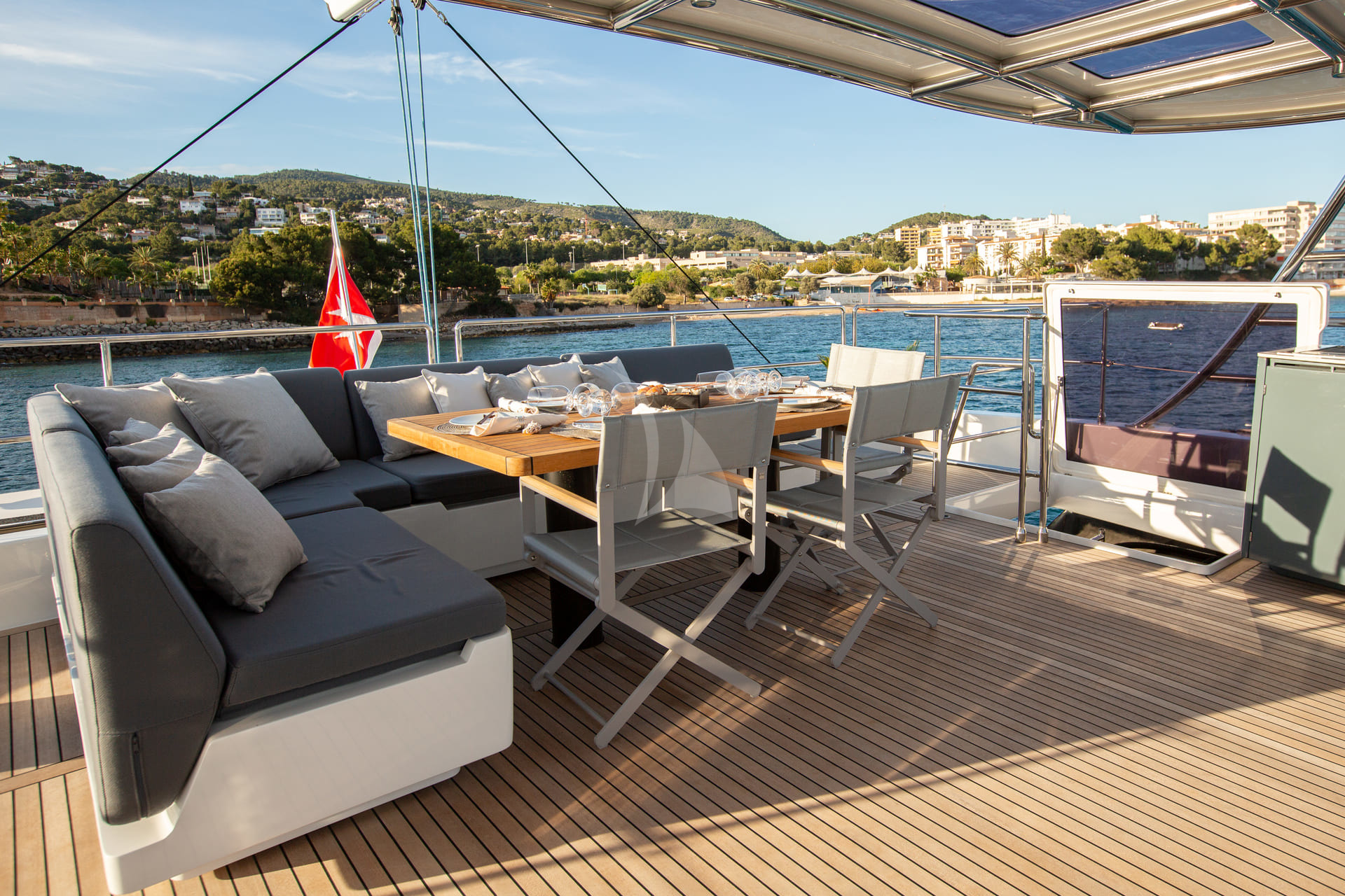 Luxury Crewed Catamaran SUNBREEZE photo 8
