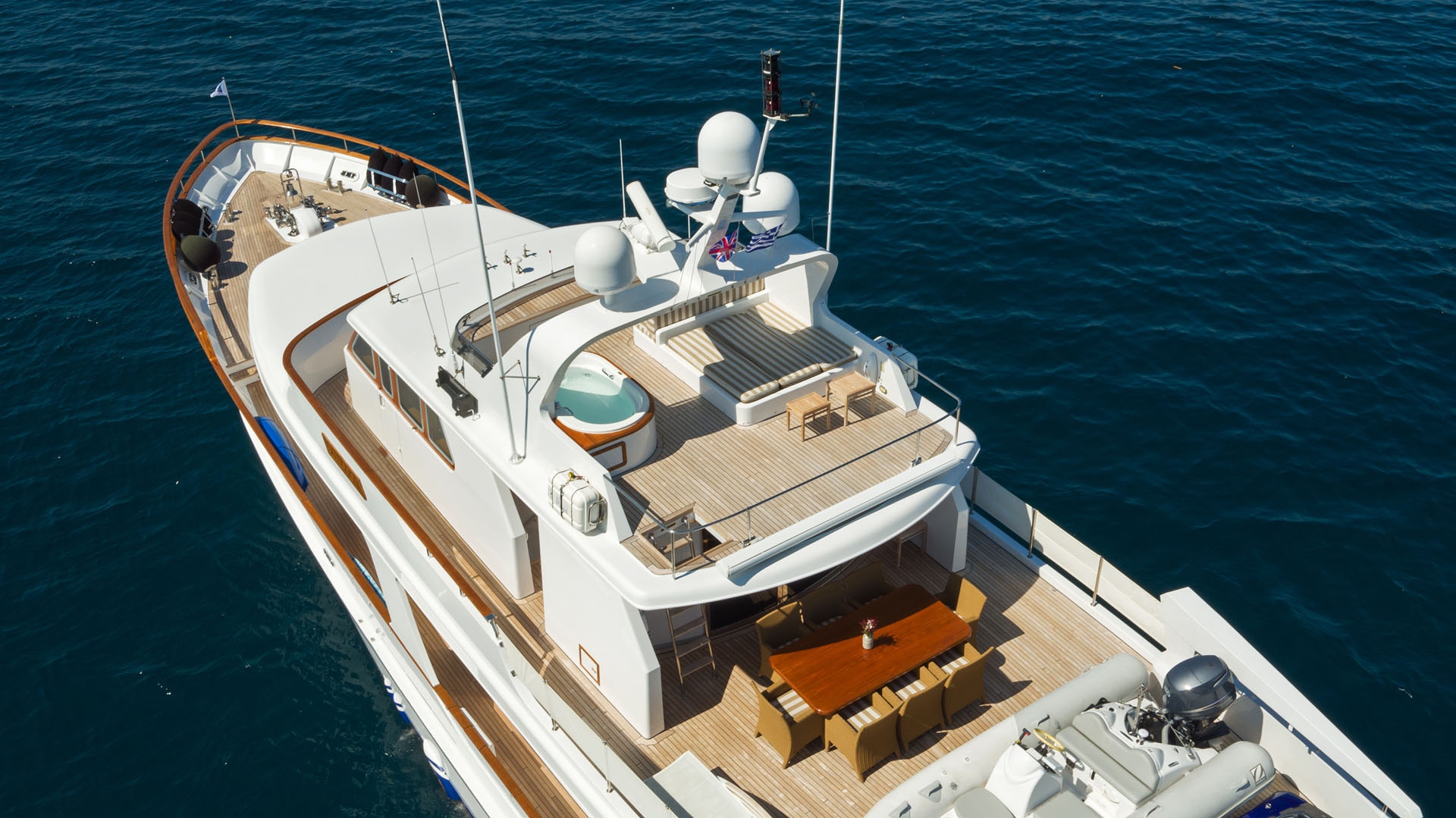Luxury Crewed Motor Yacht SUNCOCO photo 4