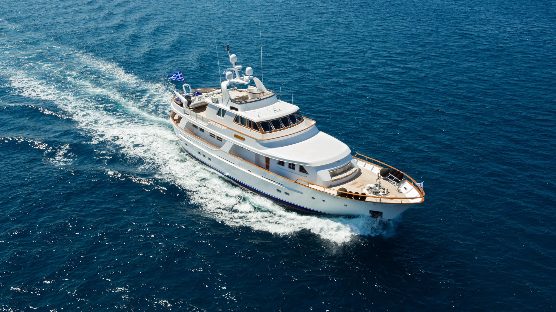 Luxury Crewed Motor Yacht SUNCOCO photo 5