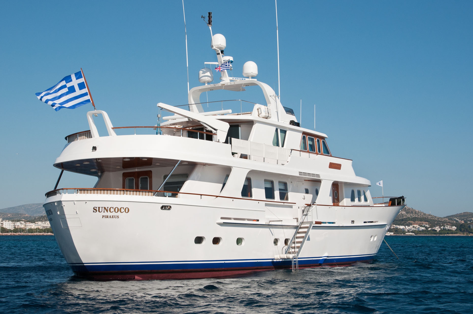 Luxury Crewed Motor Yacht SUNCOCO photo 6