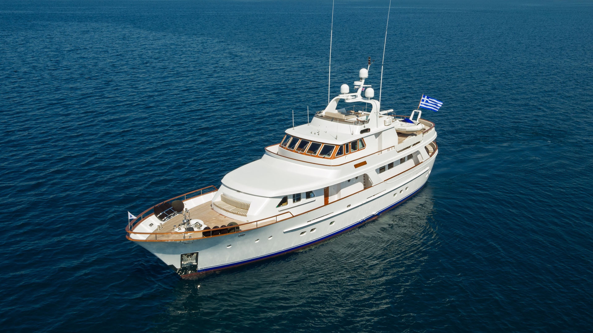 Luxury Crewed Motor Yacht SUNCOCO photo 7