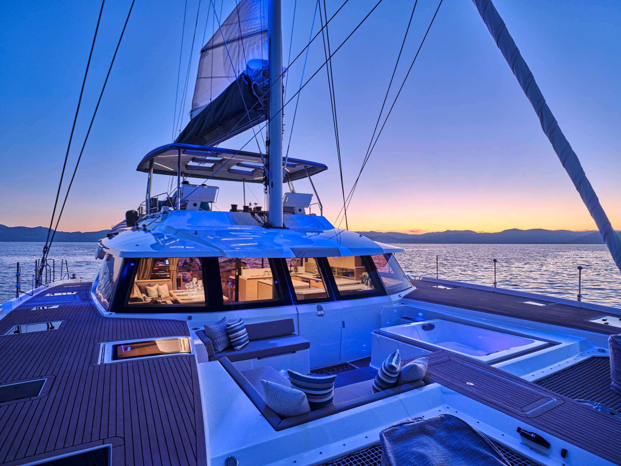 Crewed Catamaran SUNMOON photo 7