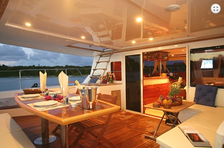 Crewed Catamaran Sunreef 62 photo 4
