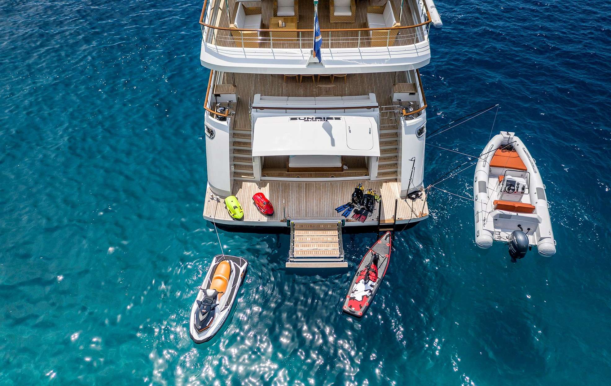 Luxury Crewed Motor Yacht SUNRISE photo 5