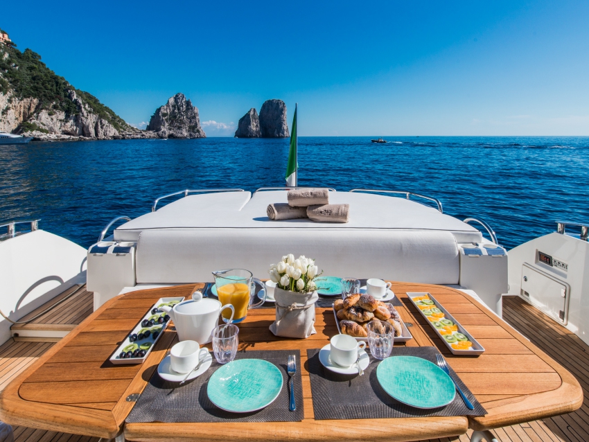 Crewed Motor Yacht Sunseeker 64 photo 4